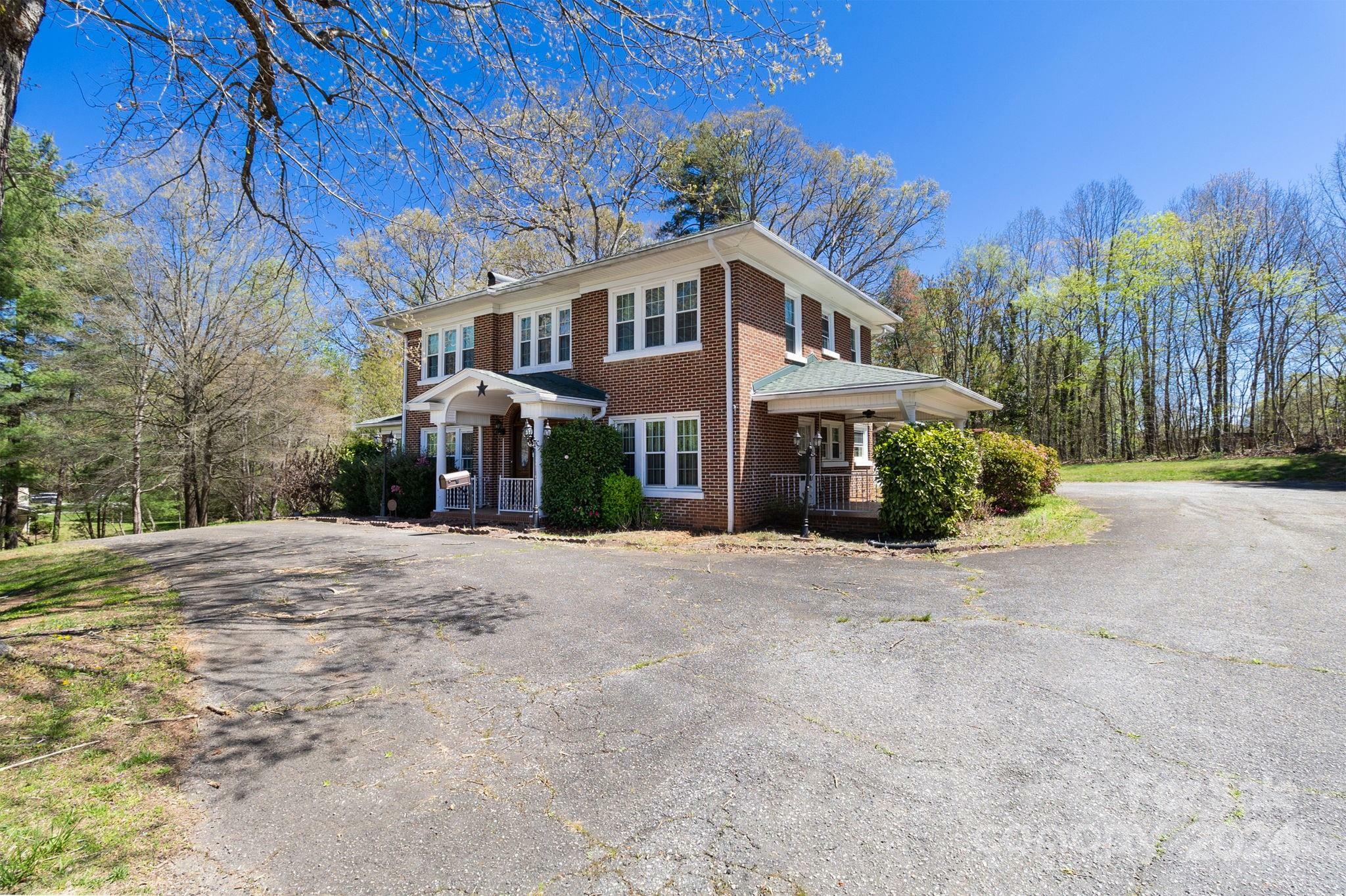 Property Photo:  505 Liledoun Road  NC 28681 