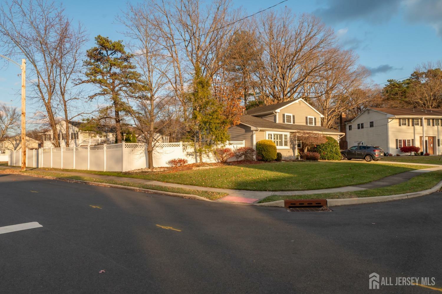 Property Photo:  10 Arvin Road  NJ 08857 