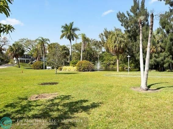 Property Photo:  1050 SE 14th Pl 15B  FL 33316 