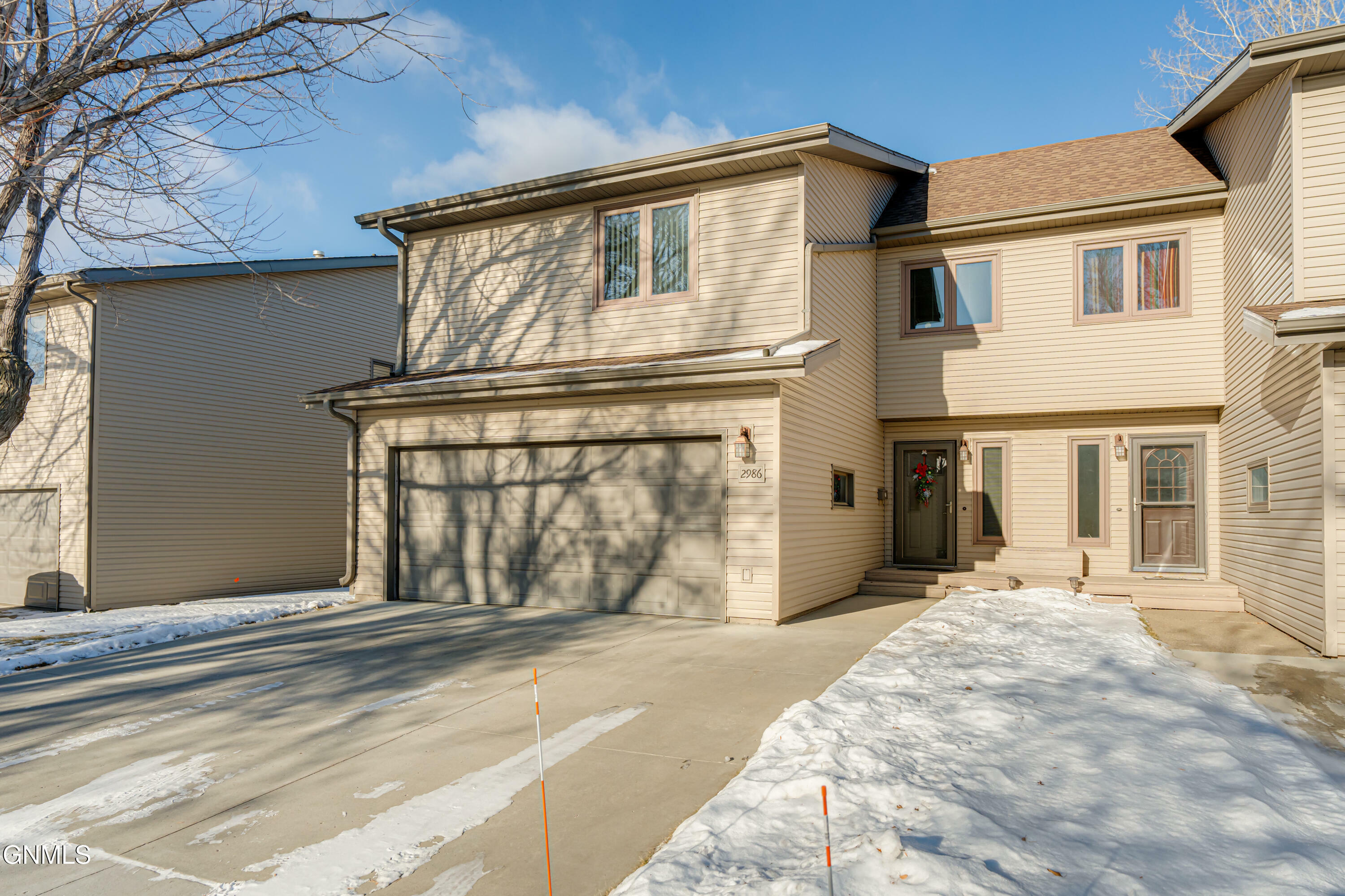 Property Photo:  2986 Ontario Lane  ND 58503 