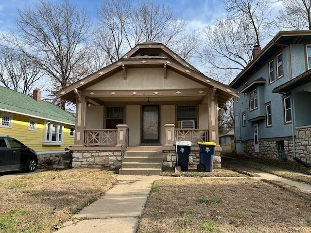 5433 Tracy Avenue  Kansas City MO 64110 photo