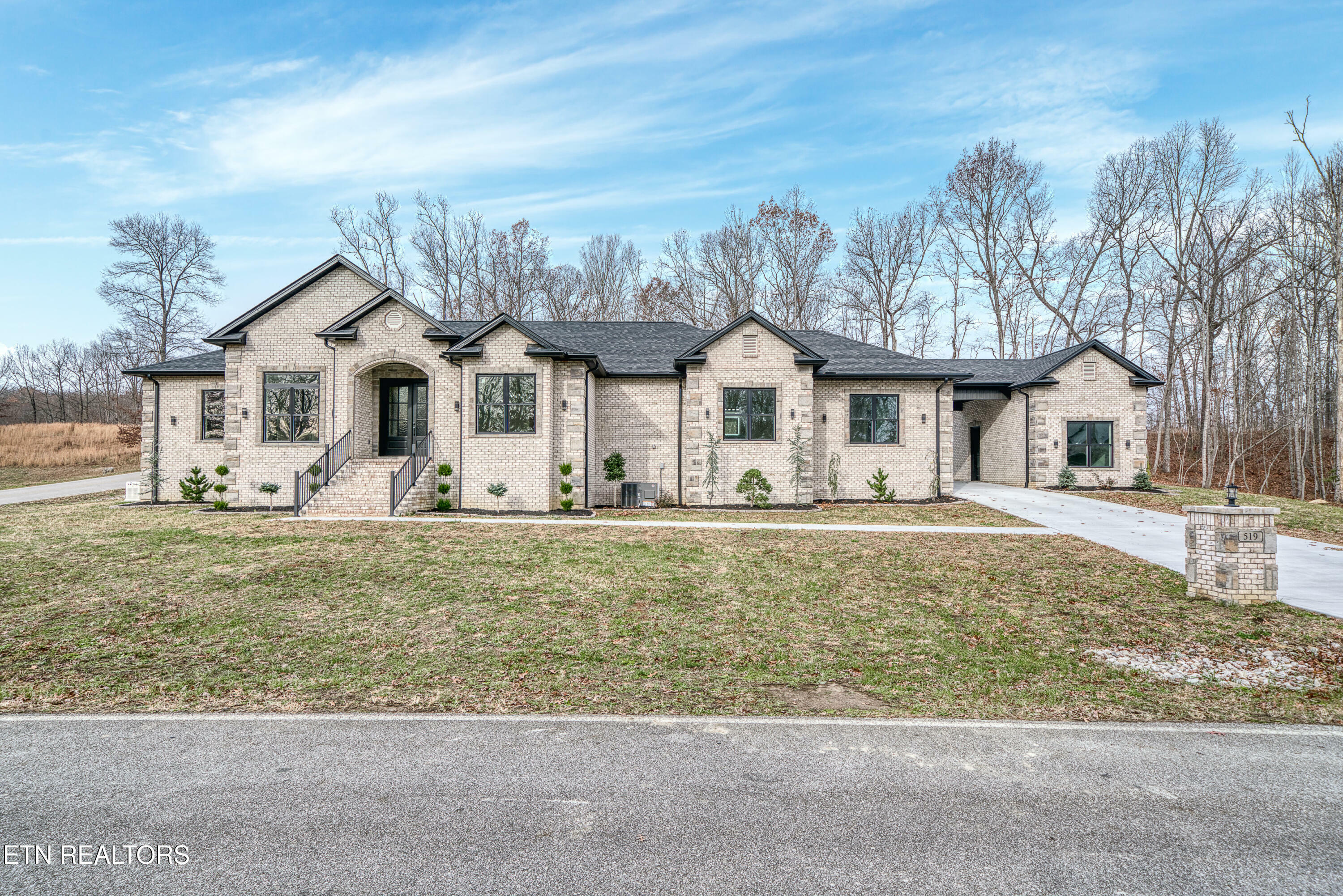 Property Photo:  519 Cumberland View Dr.  TN 38555 