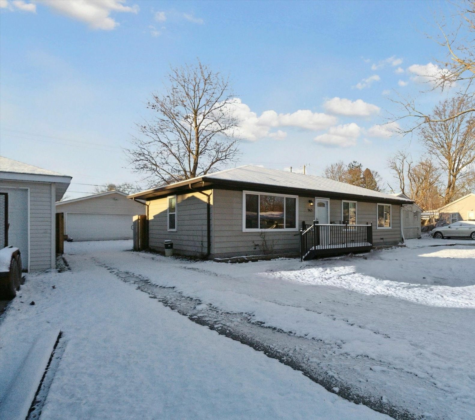 Property Photo:  965 Columbia Street  MI 48001 1219 