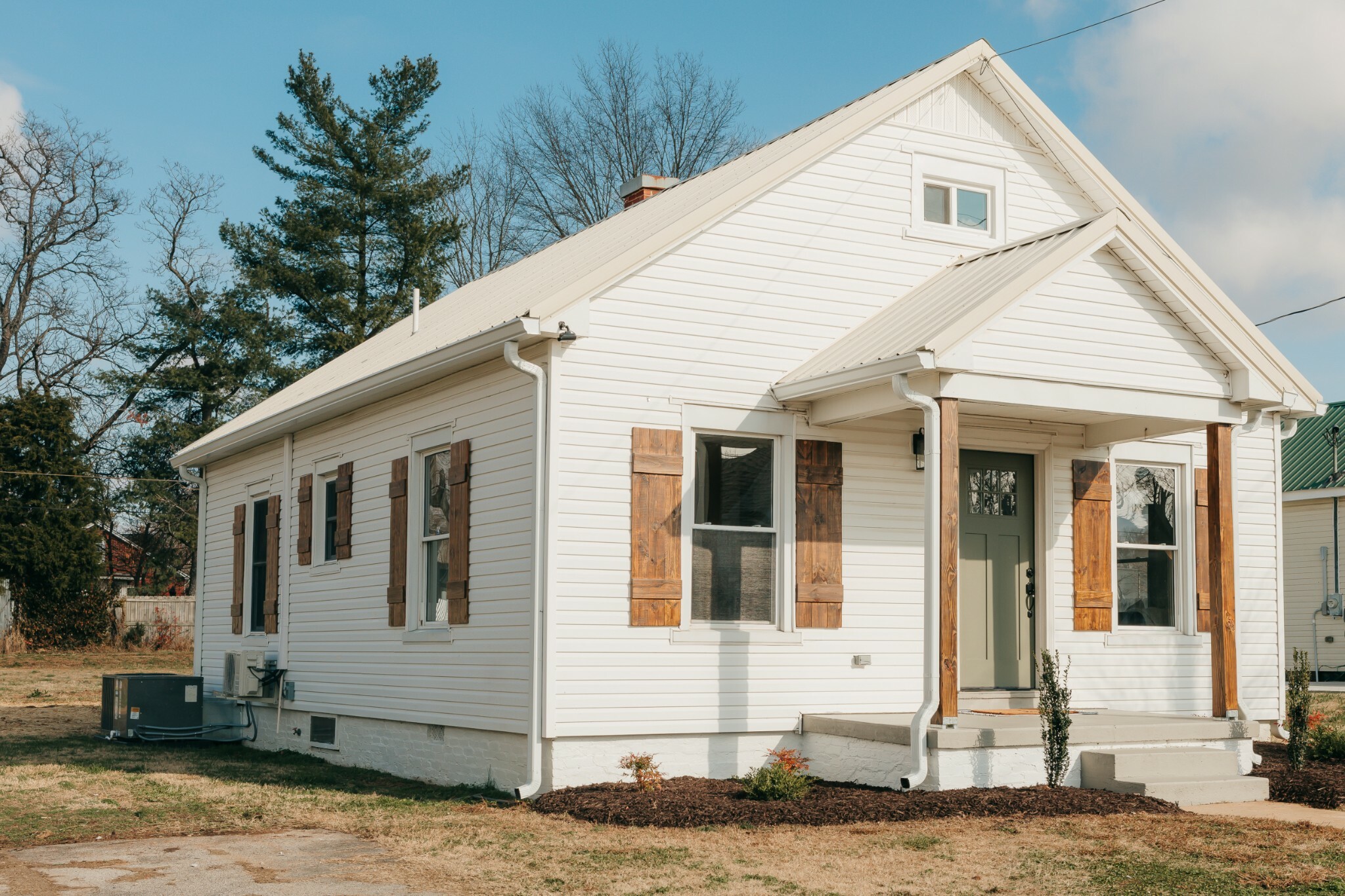 Property Photo:  332 Deller St  TN 38464 