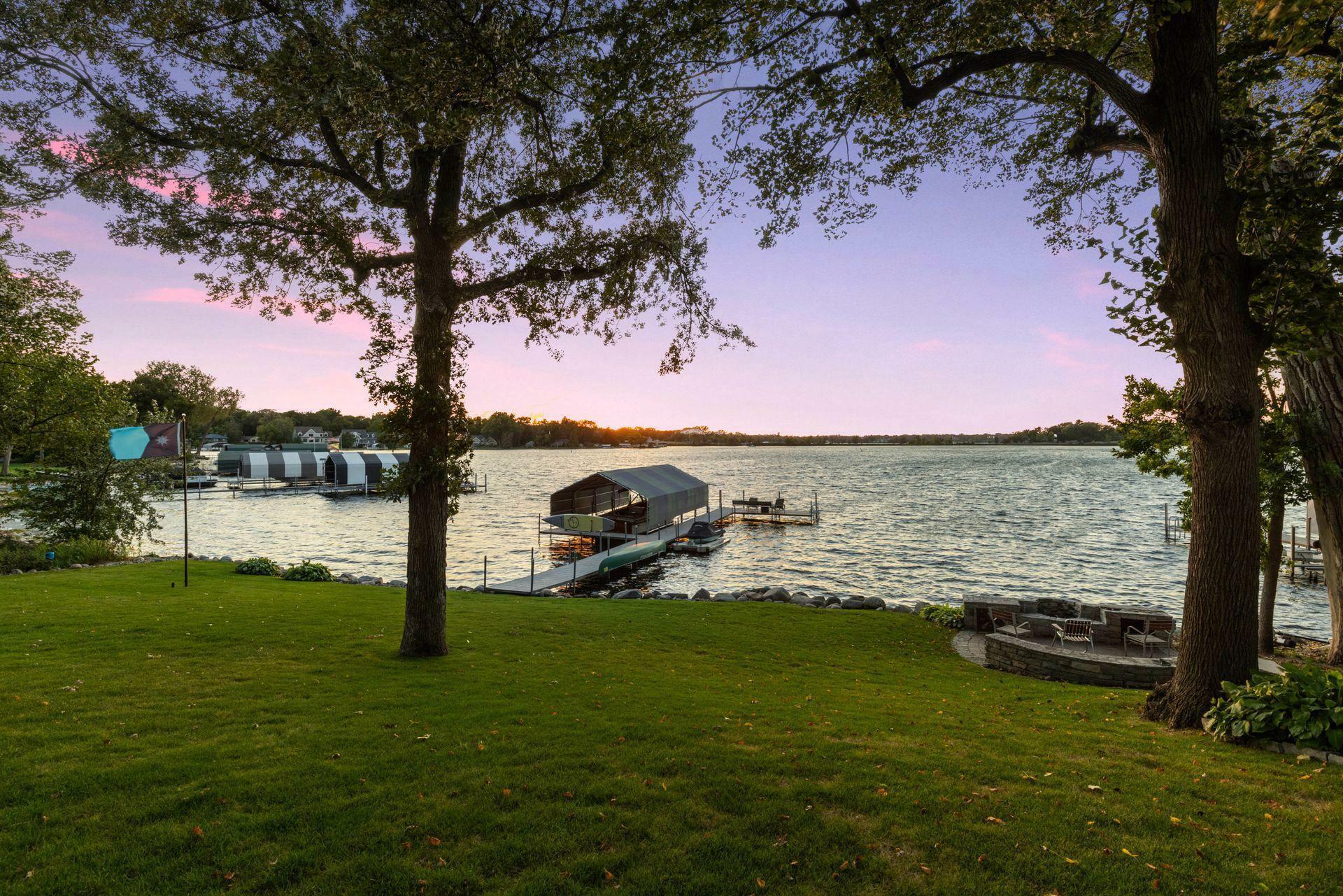 Property Photo:  16612 Grays Bay Boulevard  MN 55391 