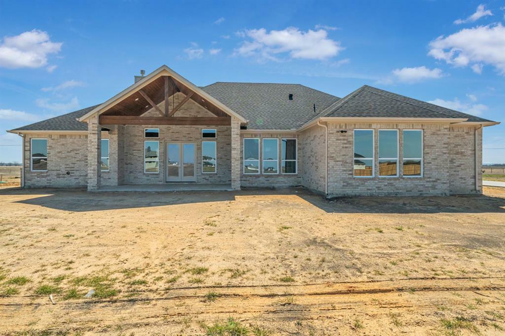 Property Photo:  531 N Armstrong Road  TX 76084 