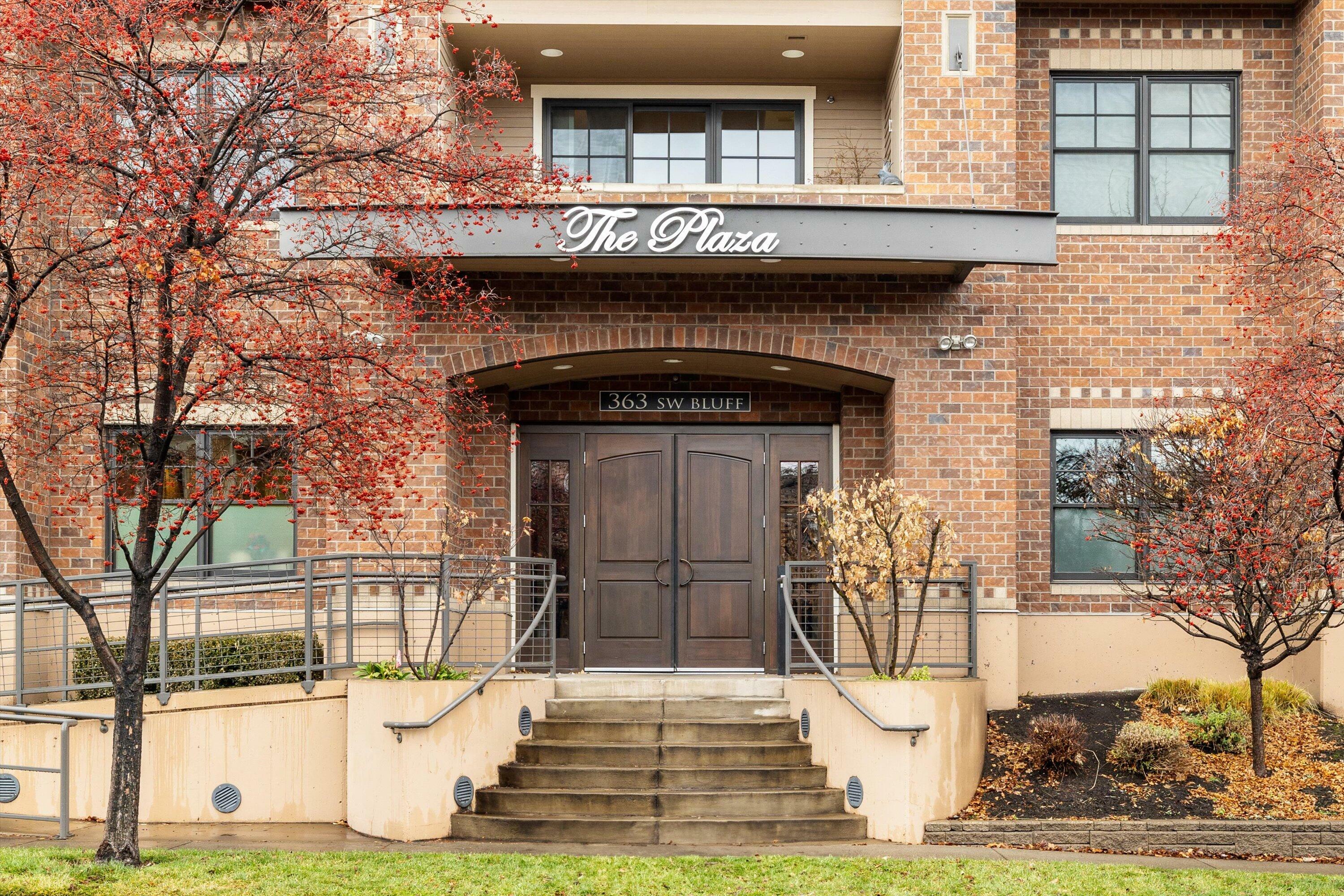 Property Photo: 363 SW Bluff Drive 304 OR 97702