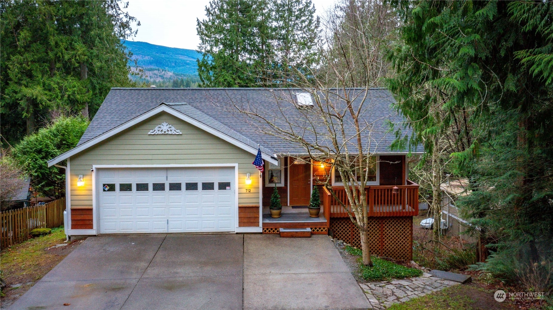 Property Photo:  712  West Road  WA 98284 