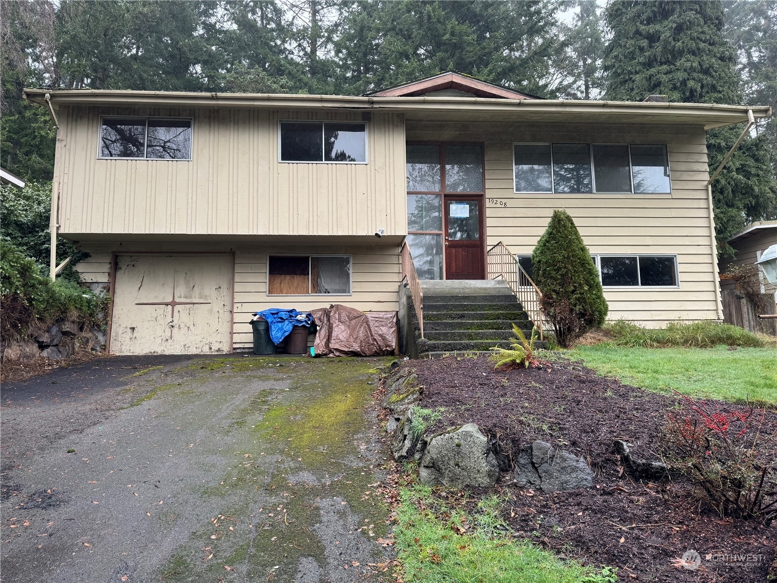 Property Photo:  19208  38th Place NE  WA 98155 