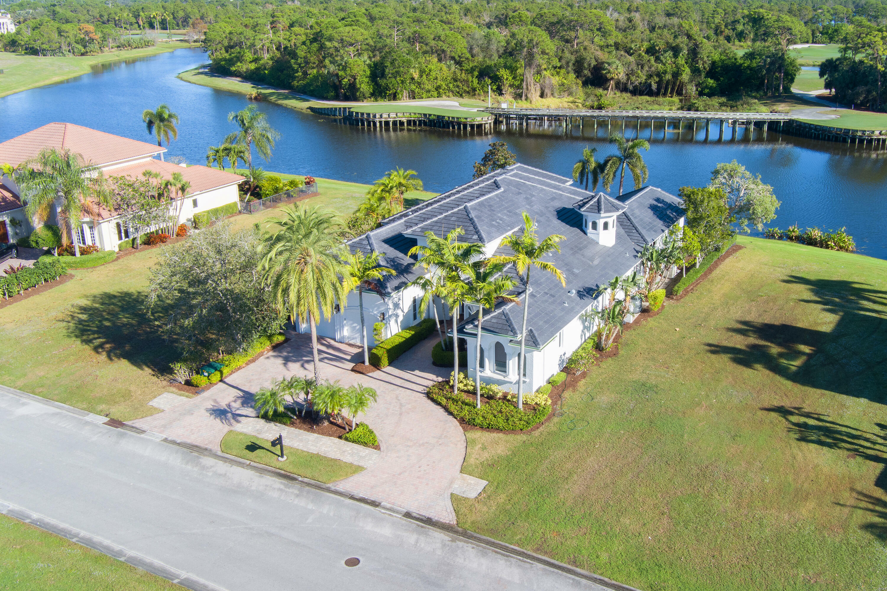 Property Photo: 128 SE Rio Angelica FL 34984