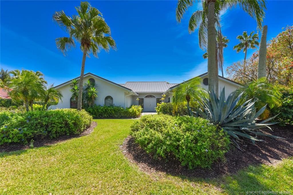 Property Photo: 4163 SW Gleneagle Circle FL 34990