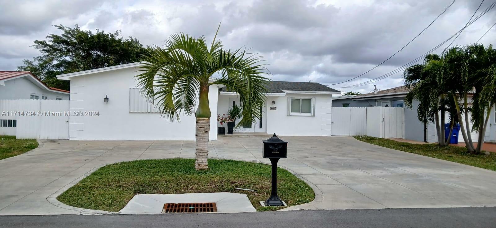 Property Photo:  6617 Dahlia Dr  FL 33023 