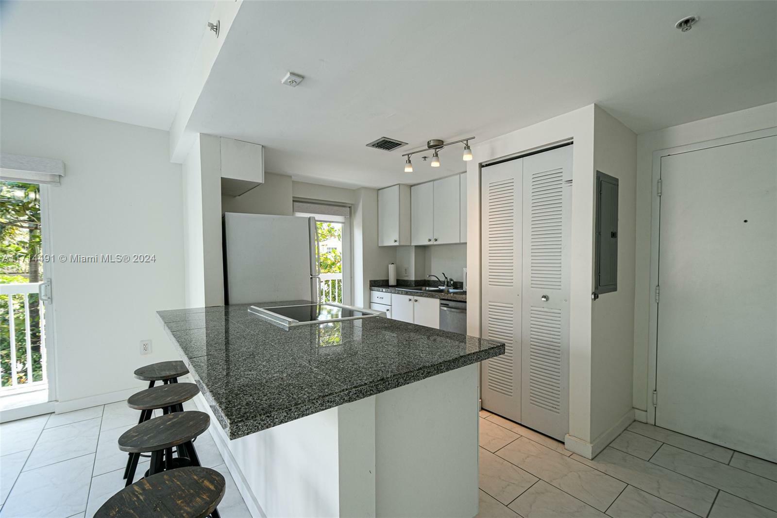 Property Photo:  2740 SW 28th Ter 201  FL 33133 