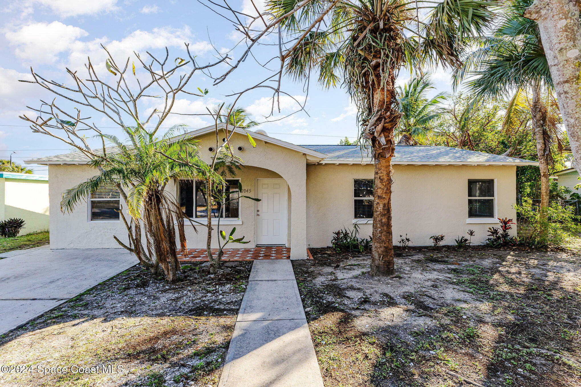 Property Photo:  2045 N Shannon Avenue  FL 32903 