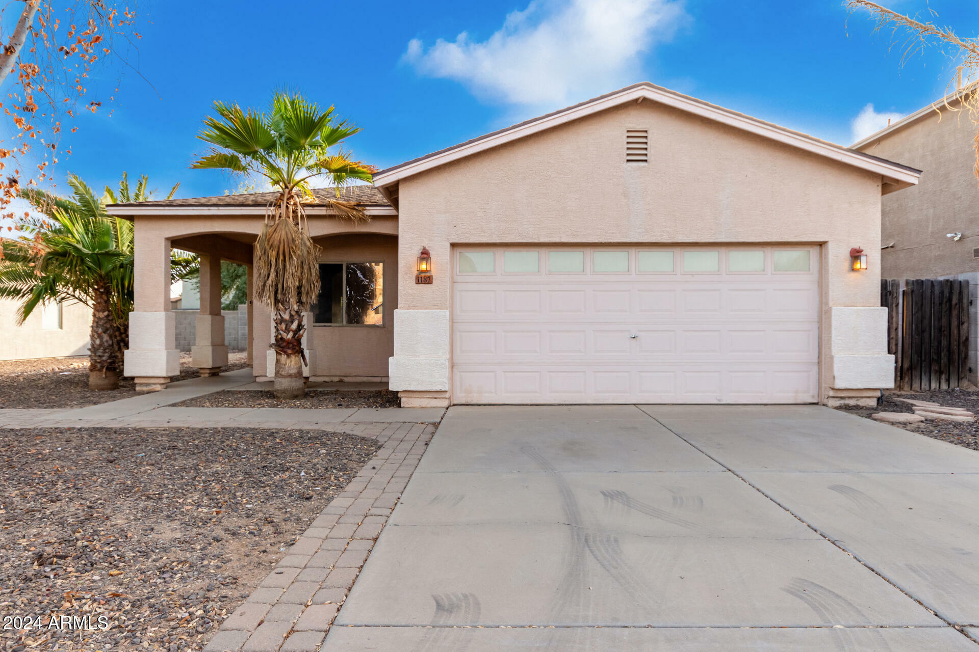 Property Photo:  1187 E Cowboy Cove Trail  AZ 85143 