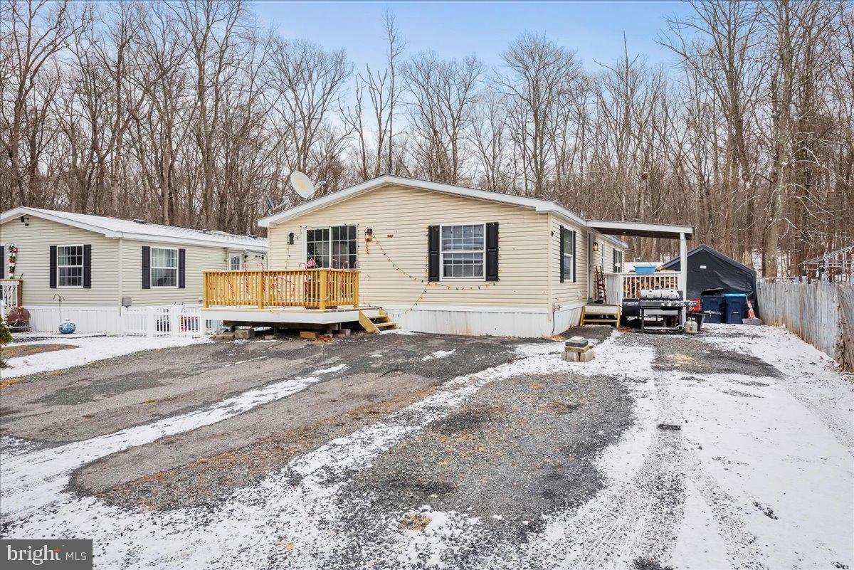 Property Photo: 2612 Oakwood Court PA 18302