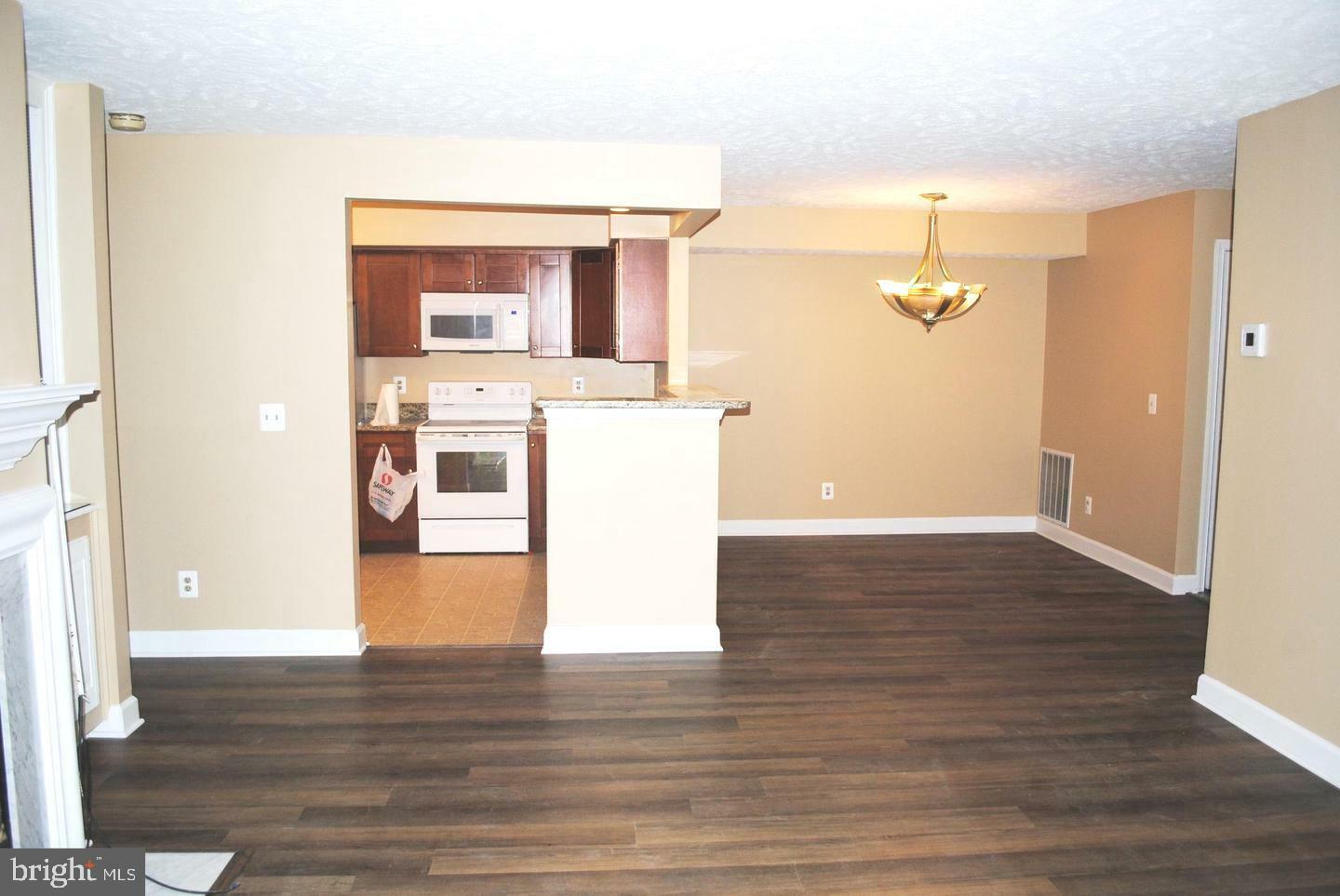 Property Photo:  3805 Ridge Knoll Court 102B  VA 22033 