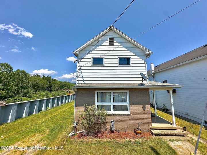 101 Lackawanna Avenue  Duryea PA 18642 photo