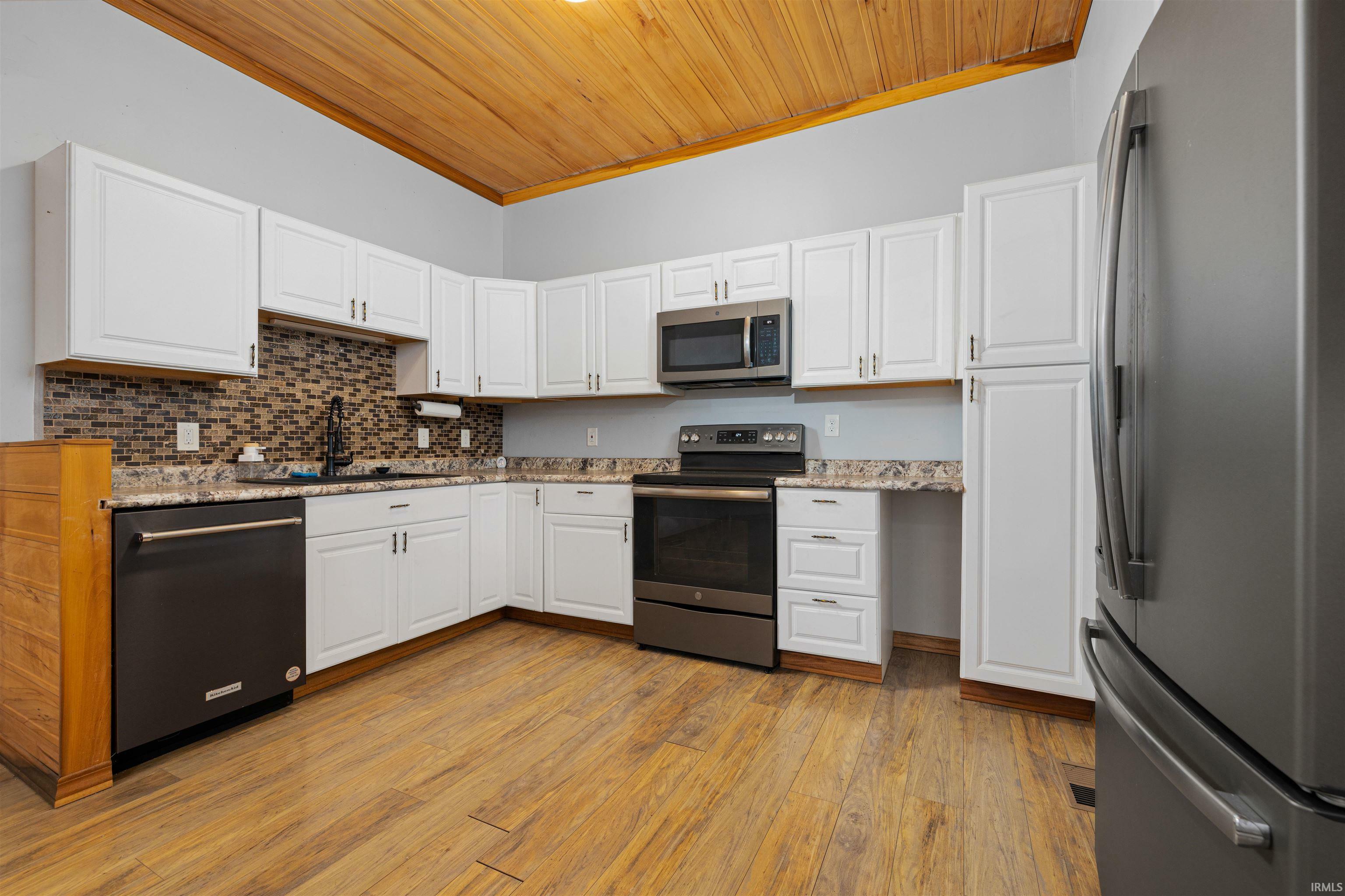 Property Photo:  214 &Amp 216 S Randolph Street  IN 46738 