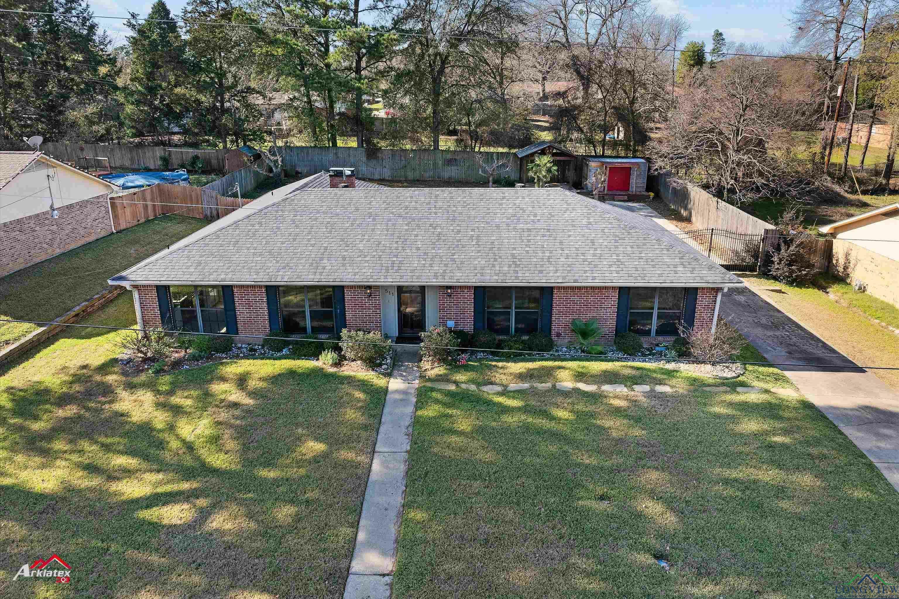 Property Photo:  511 Country Club  TX 75672 