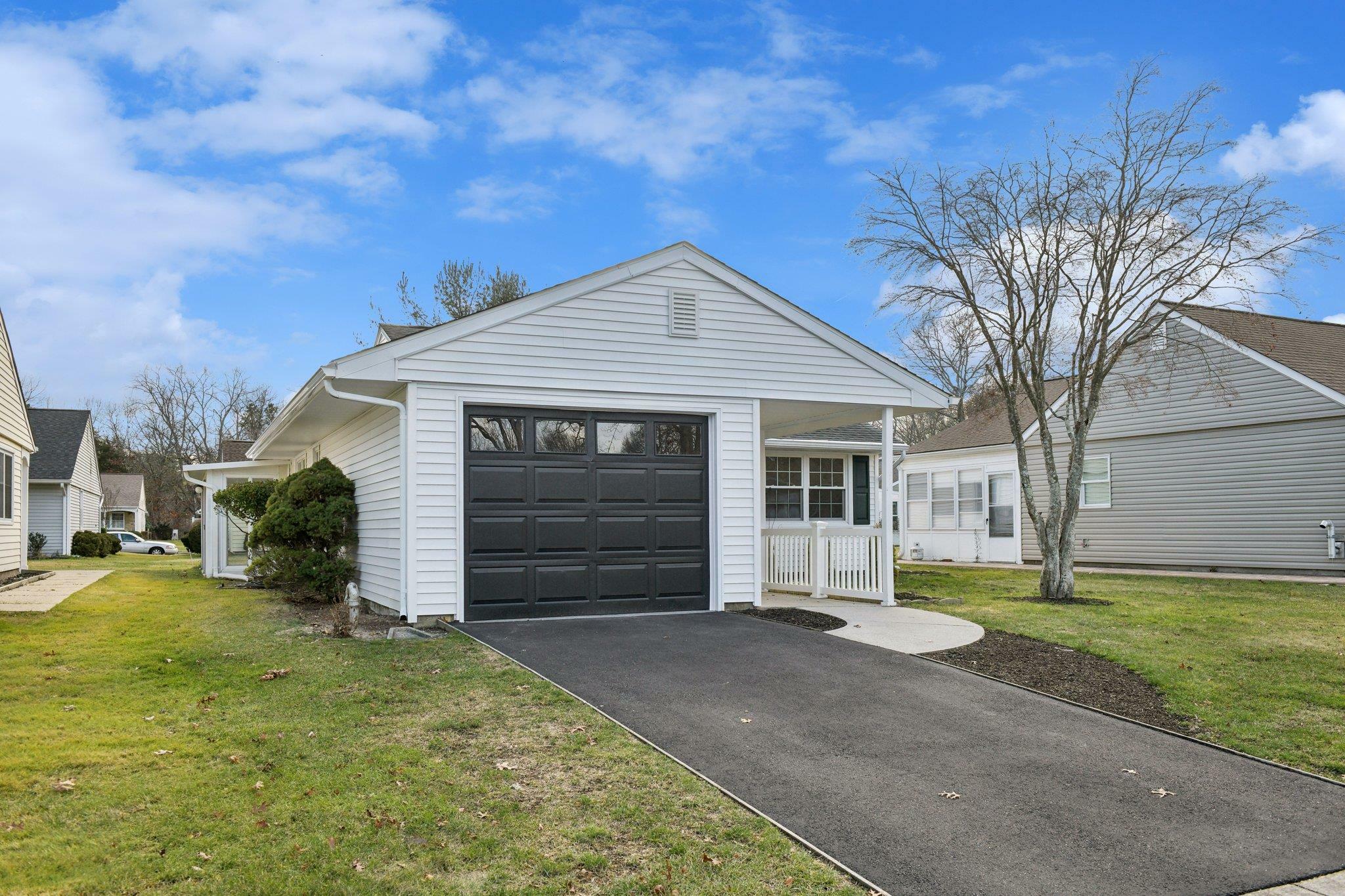 Property Photo:  325 Brownfield Drive  NY 11961 