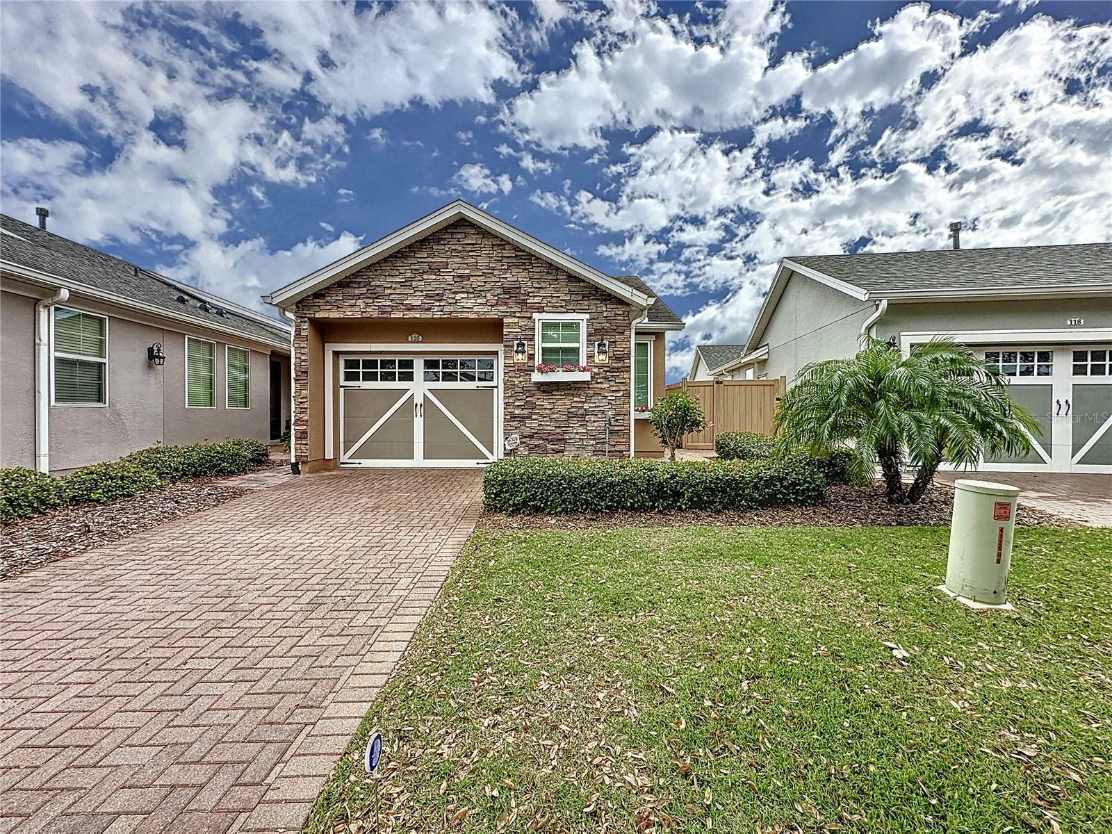 Property Photo: 120 Bayou Bend Road FL 34736