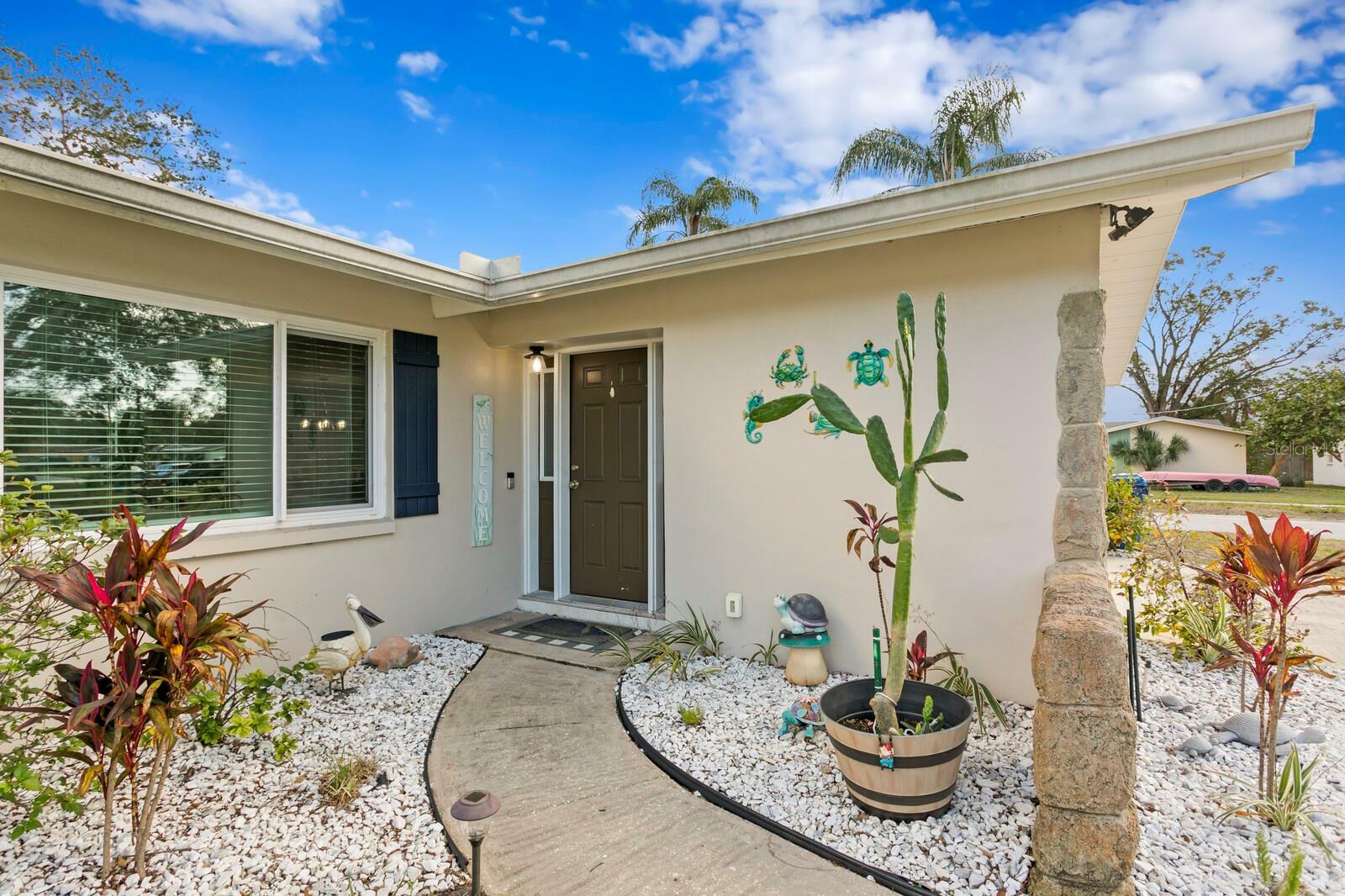 Property Photo:  1000 Woodbrook Drive  FL 33770 