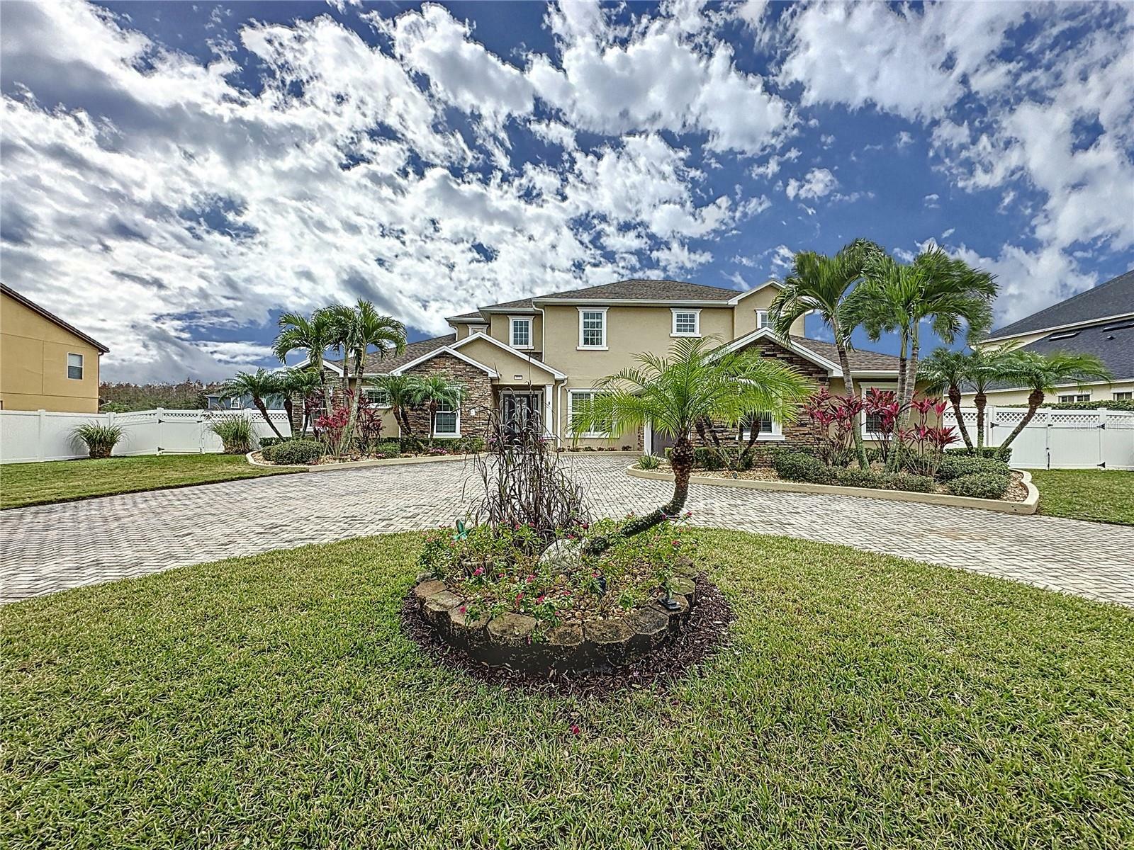 Property Photo:  3301 Buckingham Way  FL 34772 