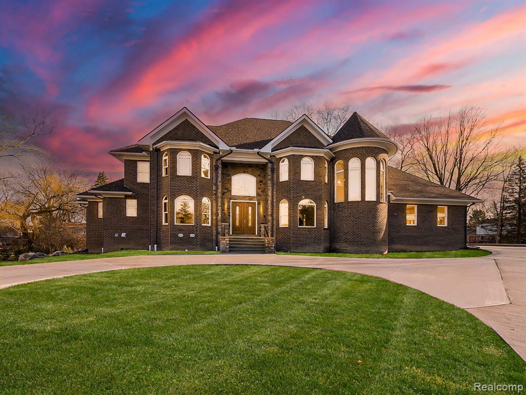 Property Photo: 1561 Threadneedle Street MI 48304 1020