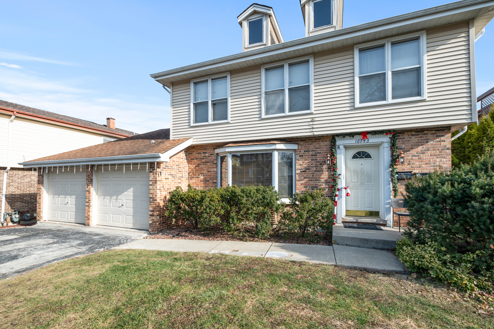 Property Photo:  16743 Hillside Place  IL 60477 