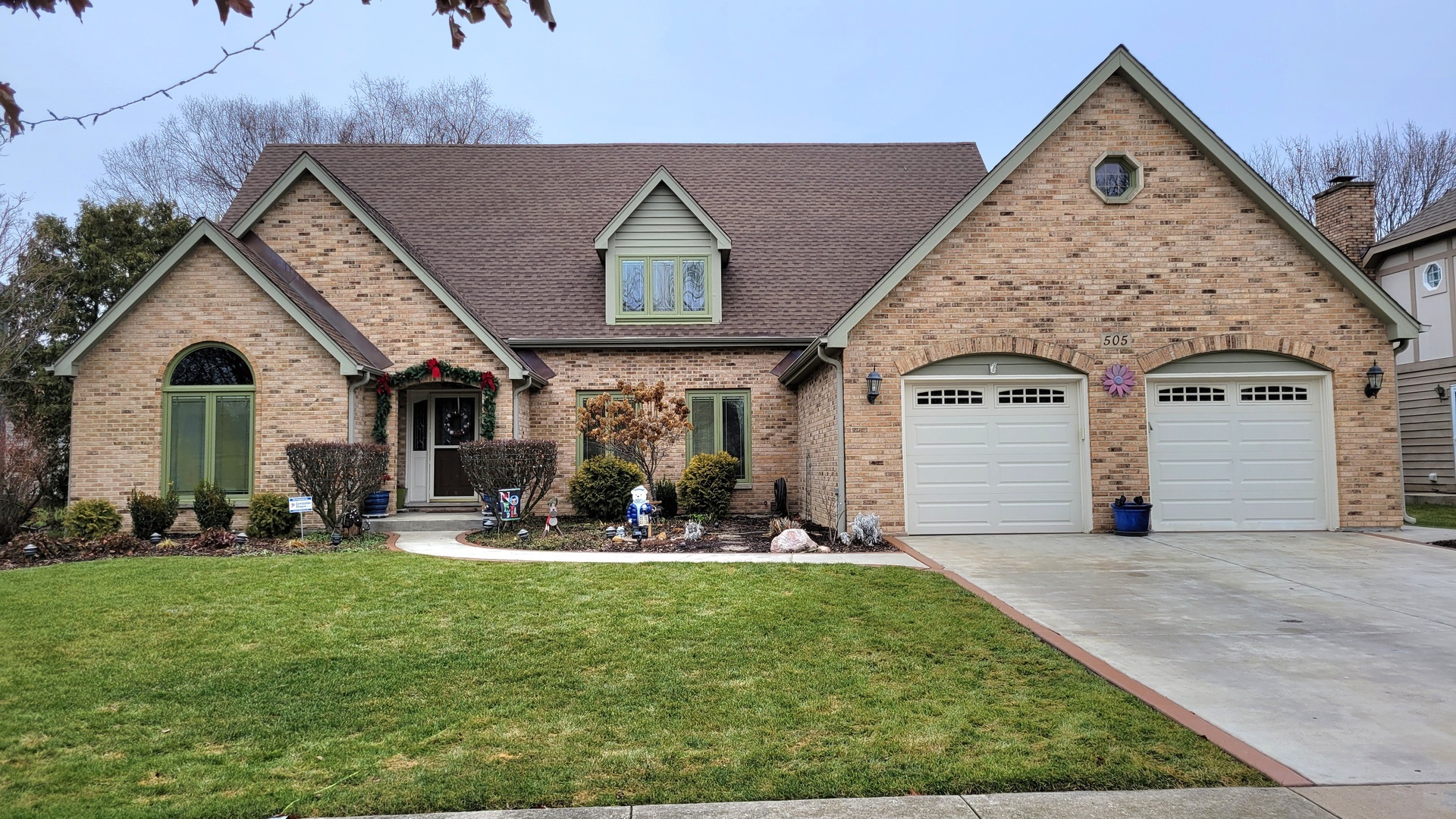 Property Photo: 505 Arlington Avenue IL 60565
