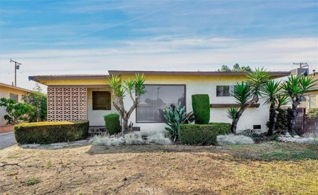 Property Photo:  9334 Laurel Avenue  CA 90605 