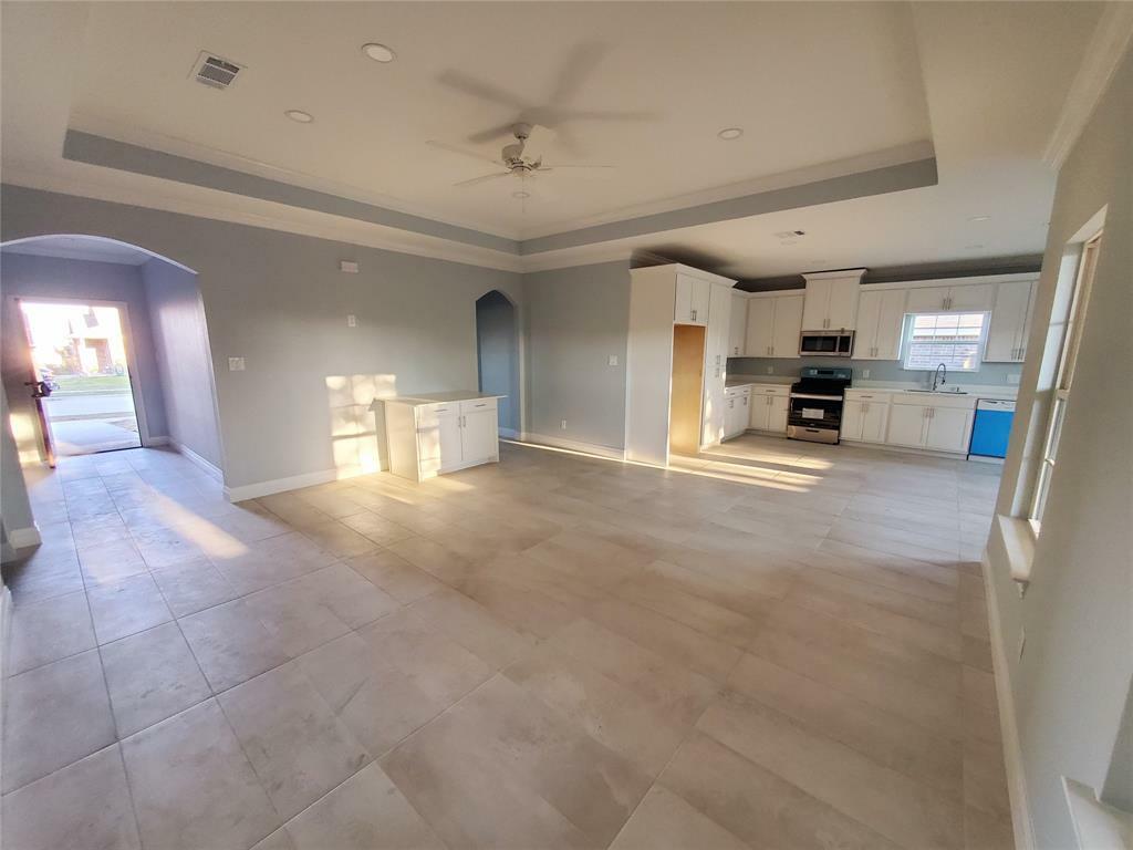 Property Photo:  1501 Oak Creek Drive  TX 75141 