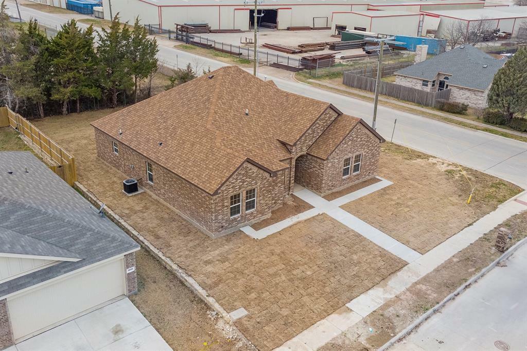 Property Photo:  1501 Oak Creek Drive  TX 75141 