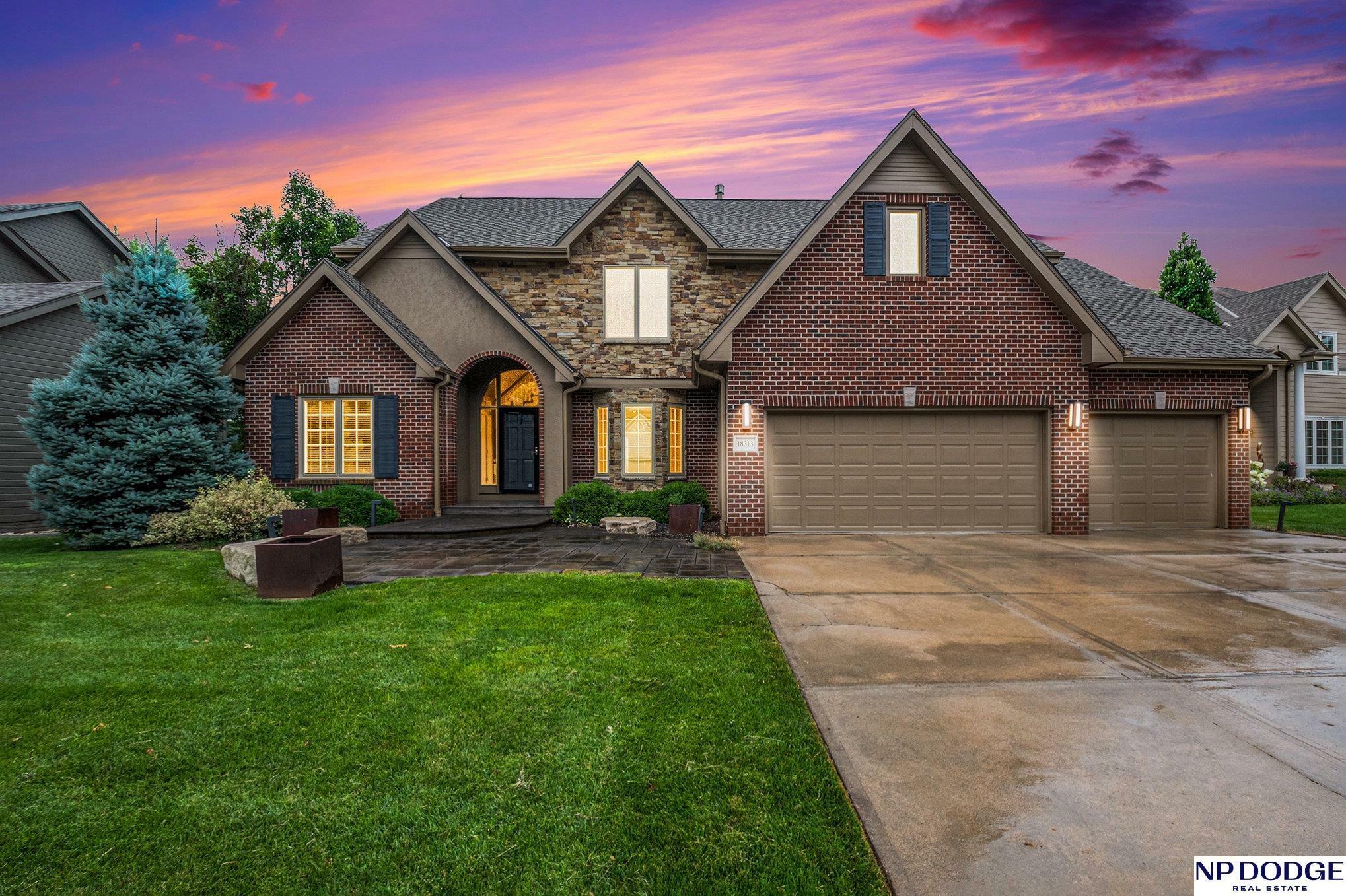 18313 Dupont Circle  Omaha NE 68130 photo