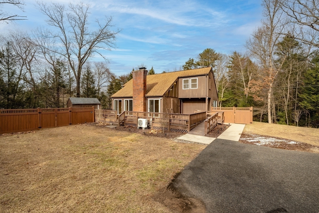 Property Photo:  44 Stuart Place  MA 01085 