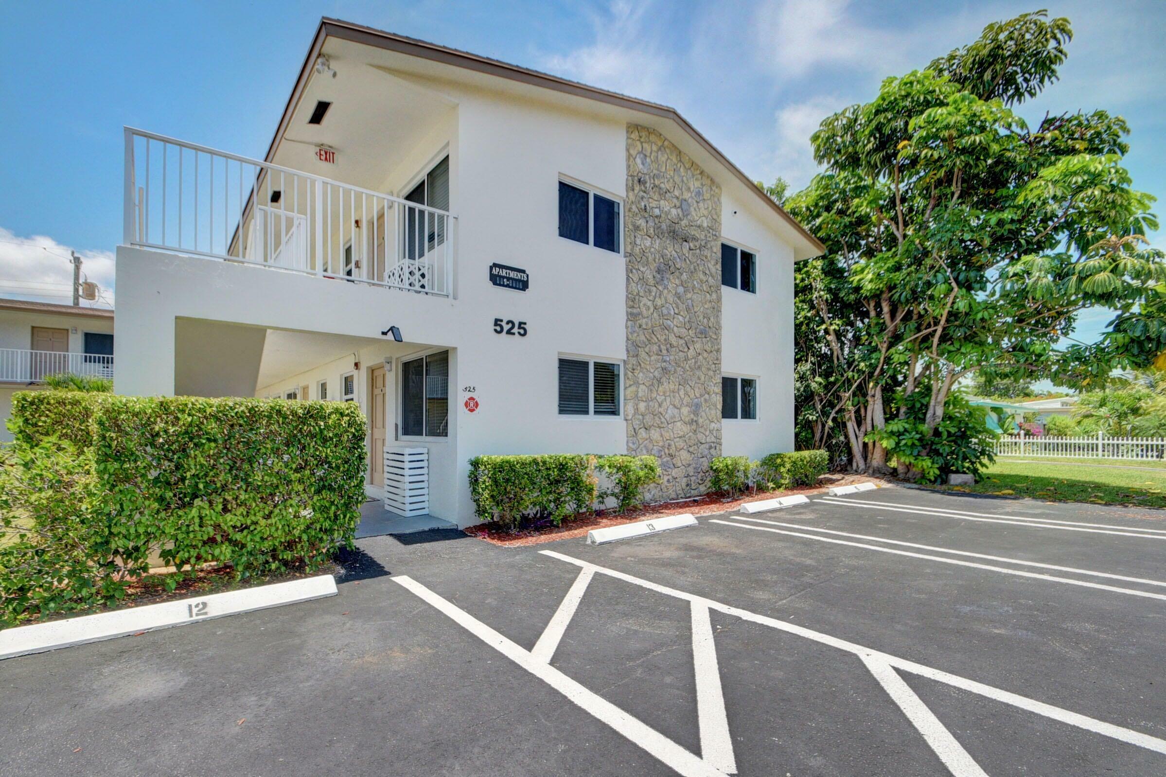 Property Photo:  525 S Broadway Street G  FL 33462 