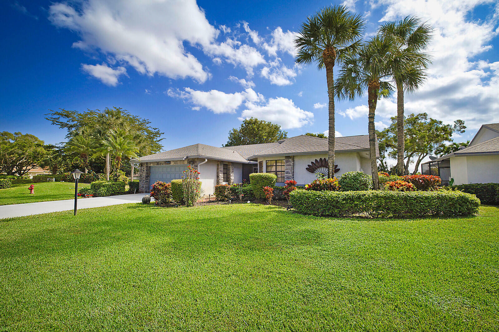 Property Photo:  5662 Willow Creek Lane  FL 33484 