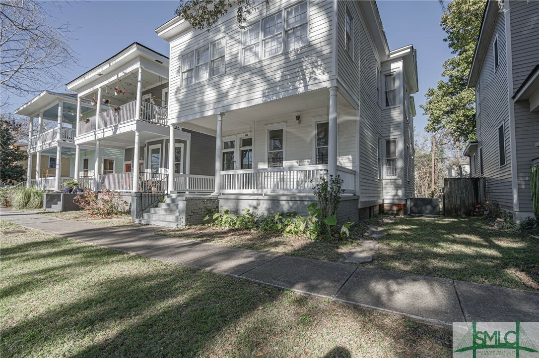Property Photo: 826 E Duffy Street GA 31401