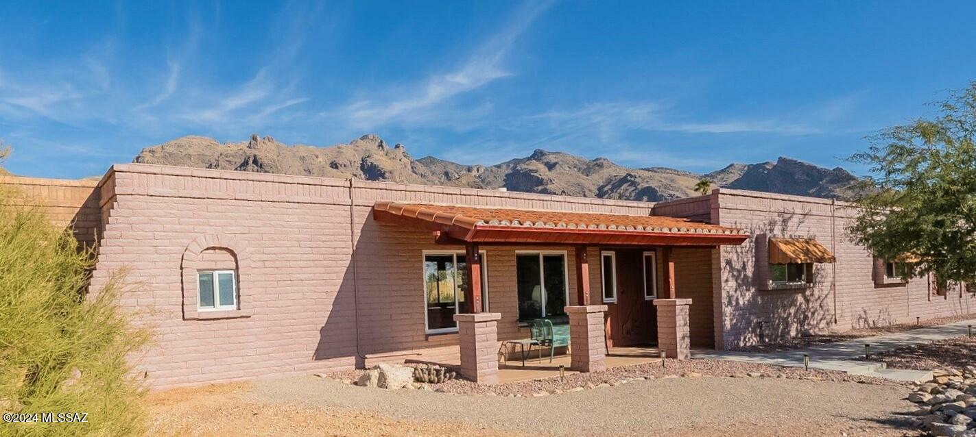 Property Photo:  7051 N Chimney Rock Place  AZ 85718 