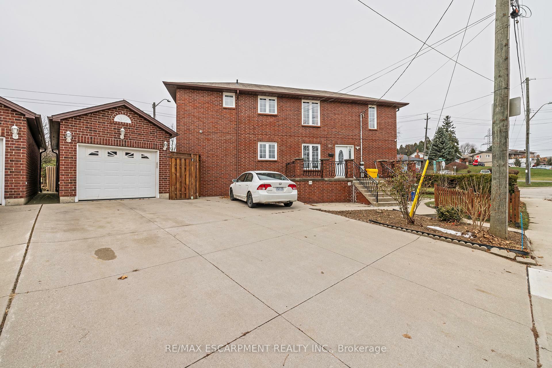 Photo de la propriété: 107 Horning Drive ON L9C 6L2