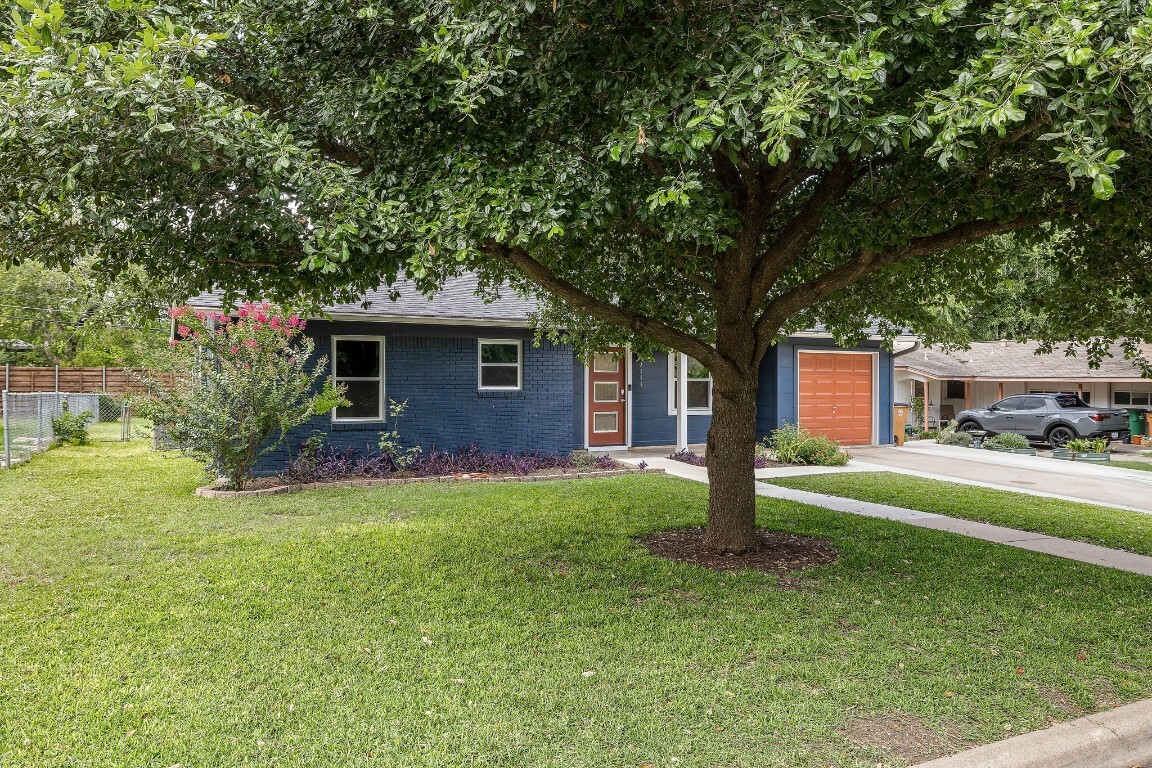 Property Photo:  1803 Forestglade Drive  TX 78745 