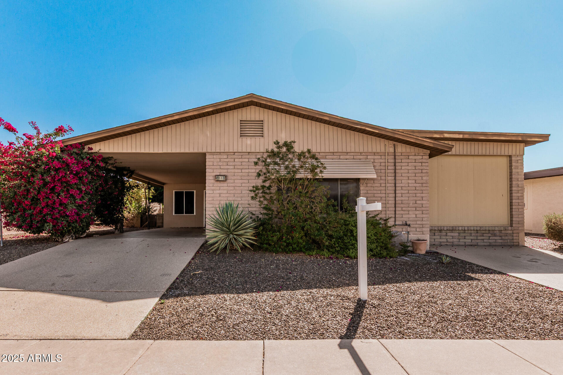 2233 N Middlecoff Drive  Mesa AZ 85215 photo