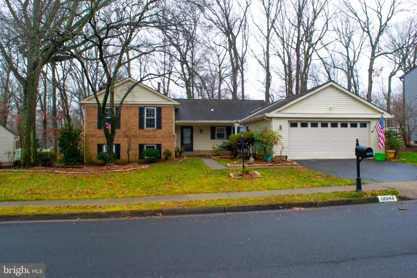 Property Photo:  12043 Stoneford Drive  VA 22192 
