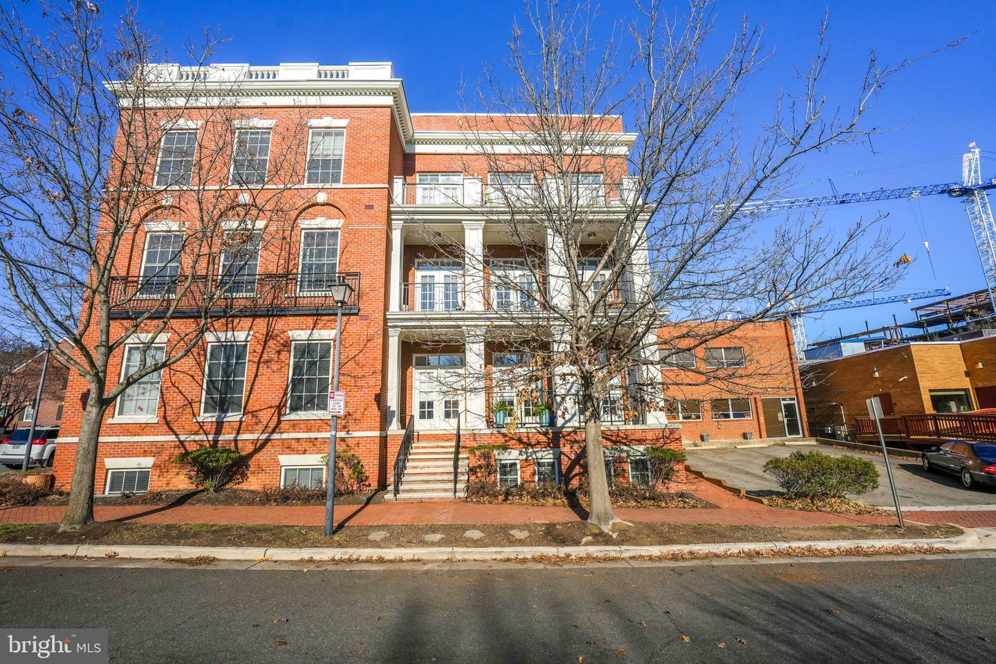 Property Photo:  1023 N Royal Street 116  VA 22314 