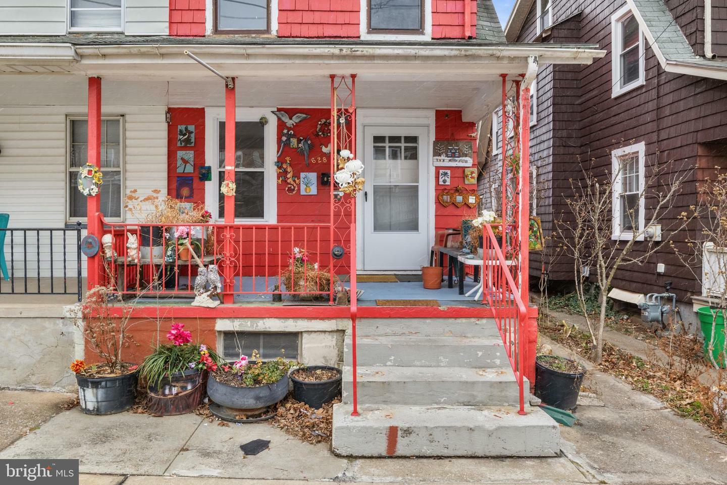 Property Photo:  628 Courtland Street  PA 17403 