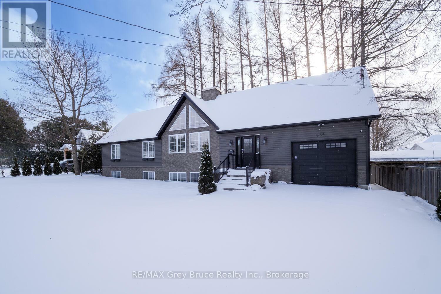 Photo de la propriété:  635 18th Street East  ON N4K 2J5 