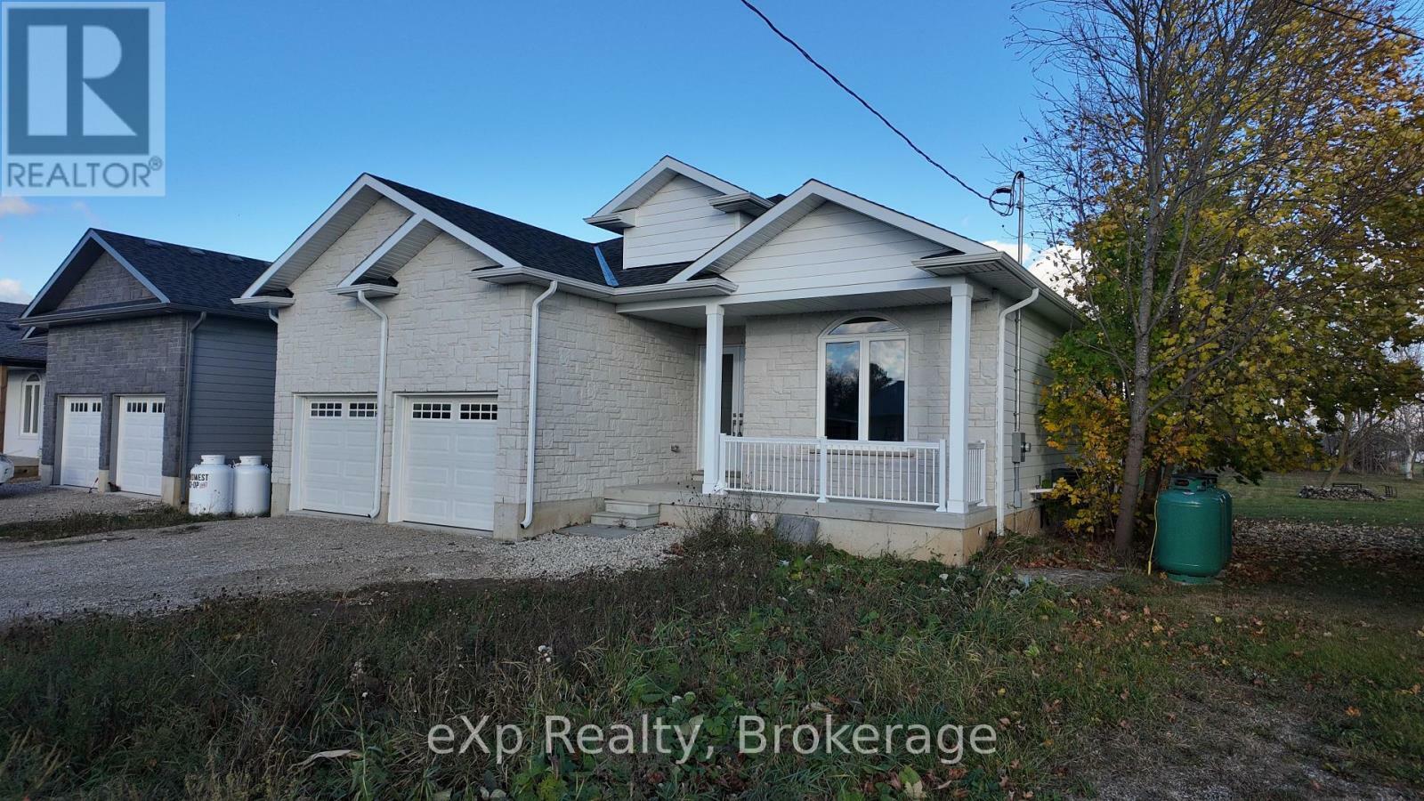 Property Photo:  221 Forler Street  ON N0G 2M0 