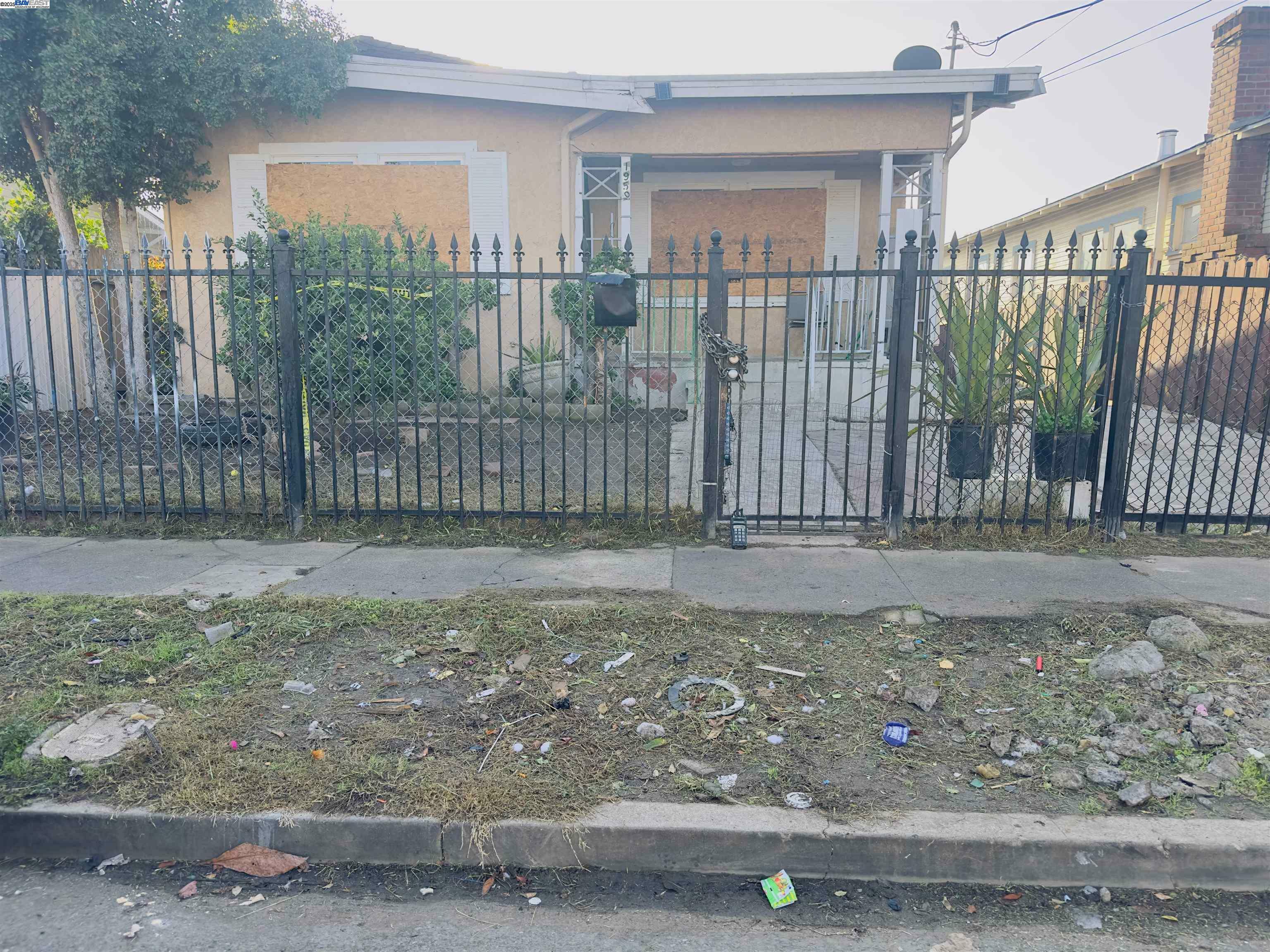 Property Photo:  1950 Auseon Ave  CA 94621 