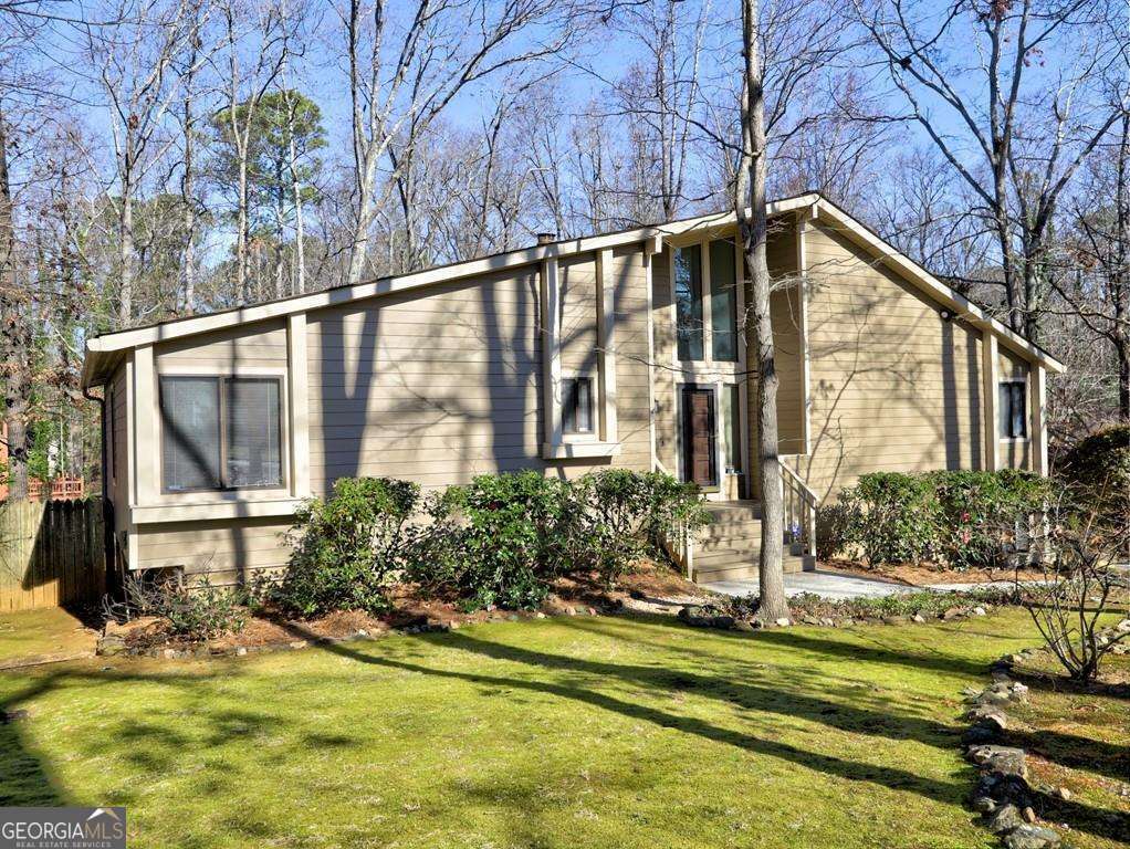 Property Photo:  1550 Oak Creek Drive  GA 30066 